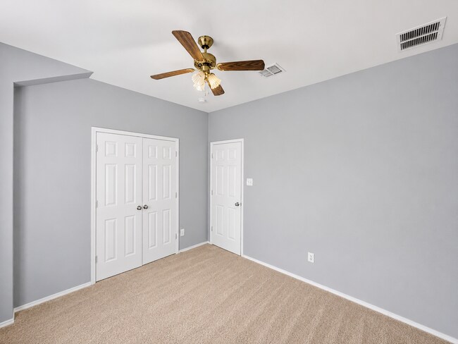 Building Photo - 10420 Devin Ln