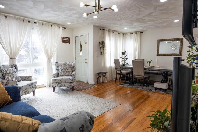 Building Photo - 3613 Vestal Rd