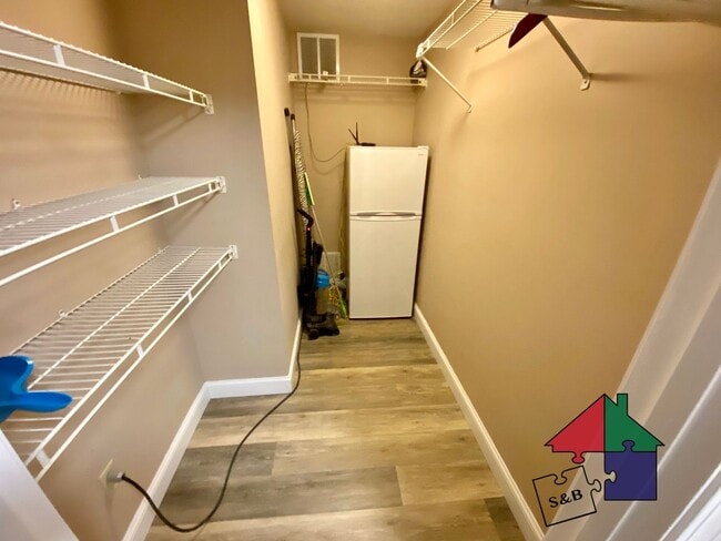 Building Photo - 276 Locust Hill Rd