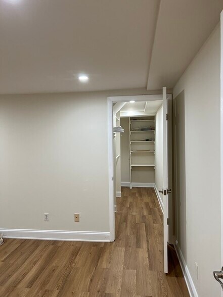 Walk-in Closet - 1735 1/2 T St NW