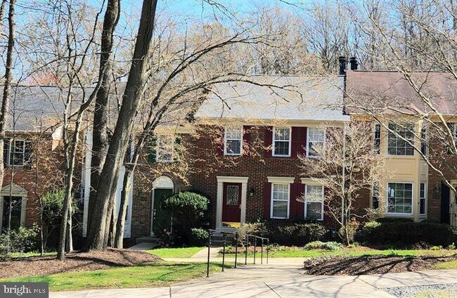 Building Photo - 8931 Park Forest Dr