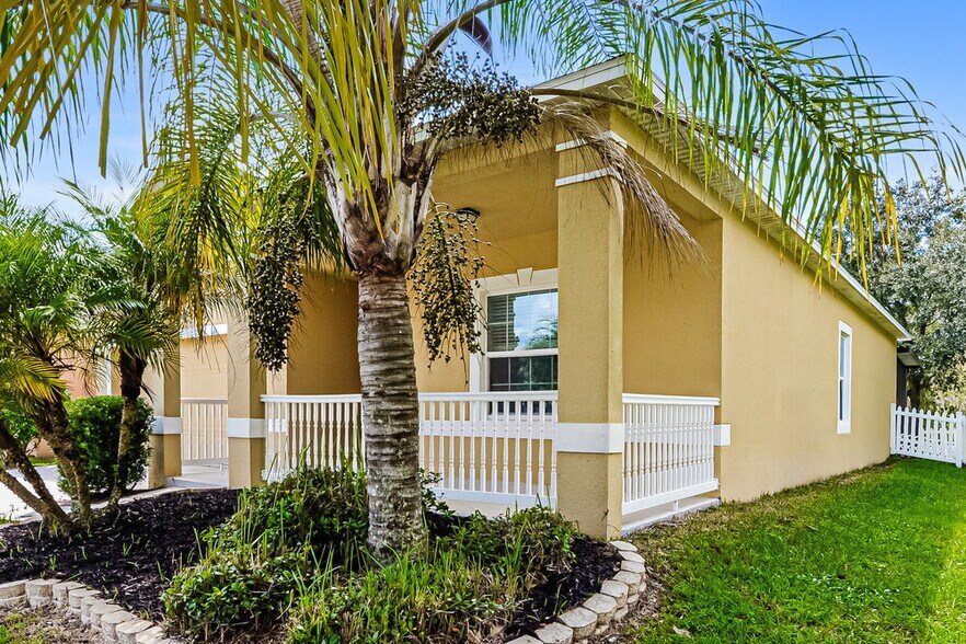 Building Photo - 2864 Moonstone Bend
