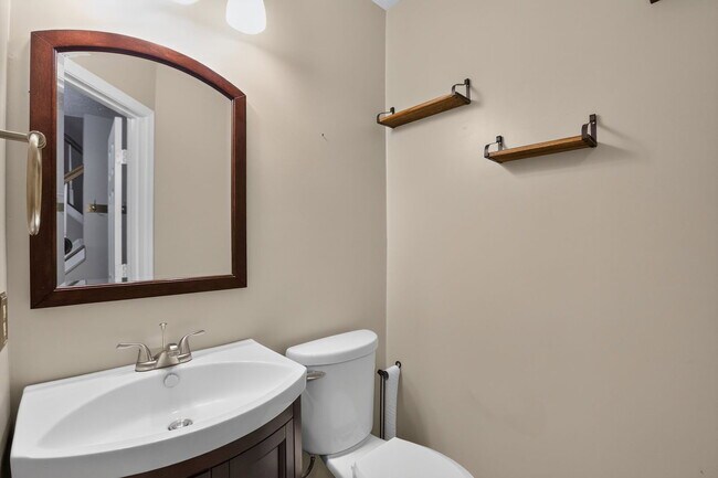 Building Photo - 6003 Bobcat Ct
