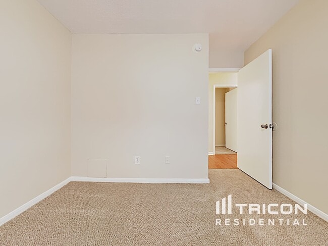 Building Photo - 7911 Bluff Trail Dr