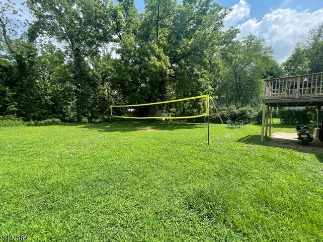 Building Photo - 1065 Sayre Rd S