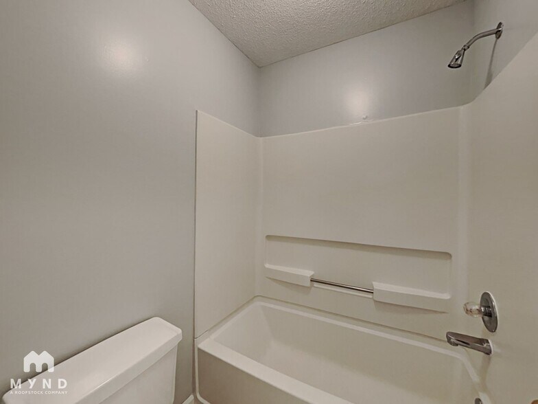 Building Photo - 1112 New Castle Ct