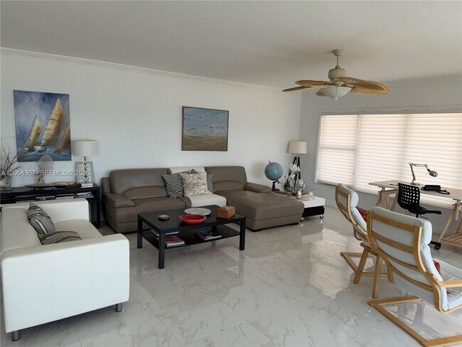 Building Photo - 3850 Galt Ocean Dr