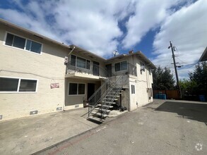 Building Photo - Gower Properties - 046-3