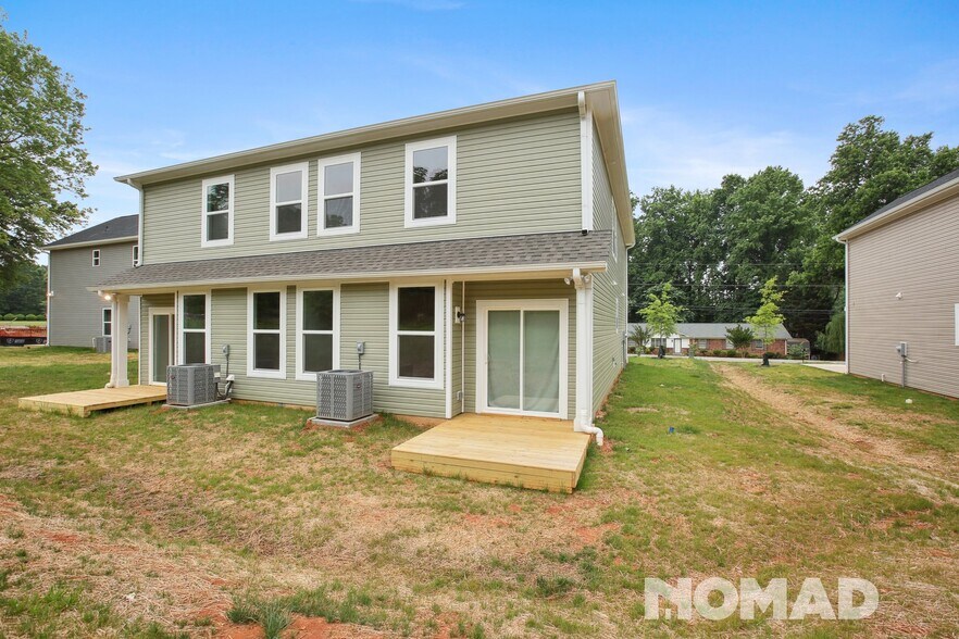 Building Photo - 2113 Gemway Dr