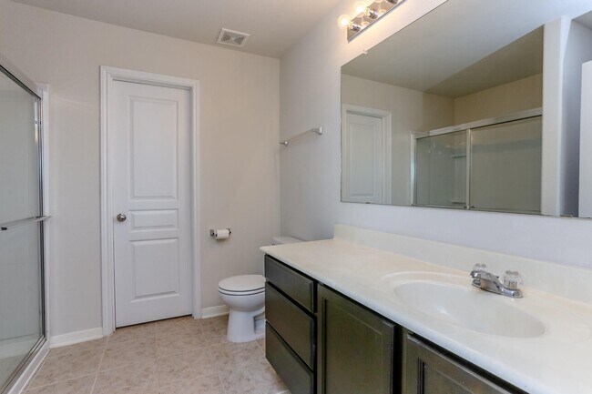 Building Photo - 914 Canyon Hill Ln