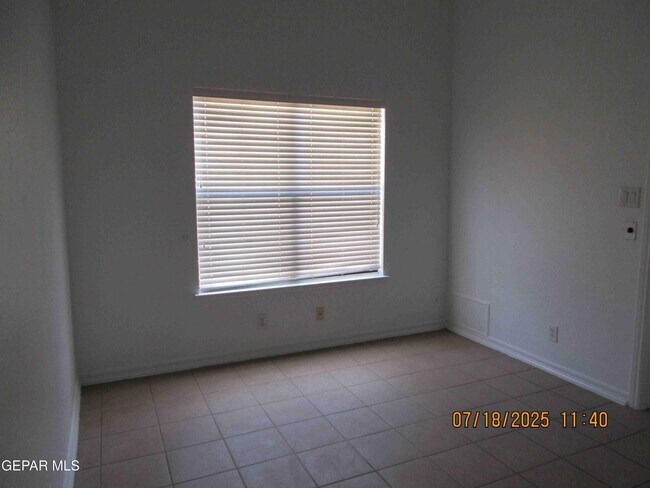 Building Photo - 1465 Sierra De Oro Dr