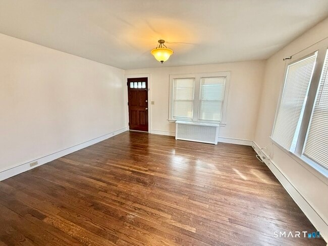 Building Photo - 26 Bridgeport Ave