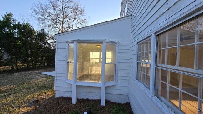 Building Photo - 621 Forest Hill Rd