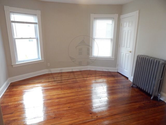 Building Photo - 13 Seven Pines Ave