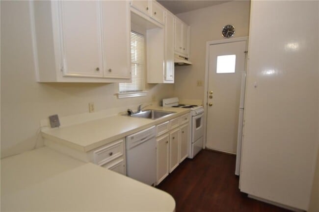 Building Photo - 4401 Speedway