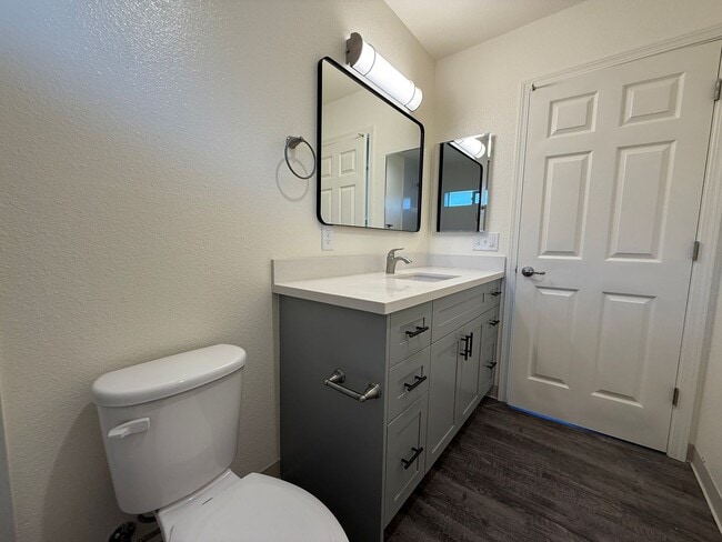 Building Photo - Brand New Upstairs 2 Bedroom Apartment