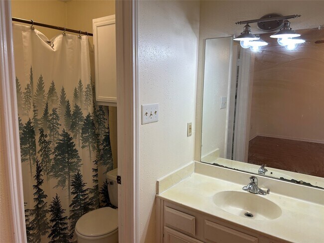 Building Photo - 12500 Brookglade Cir