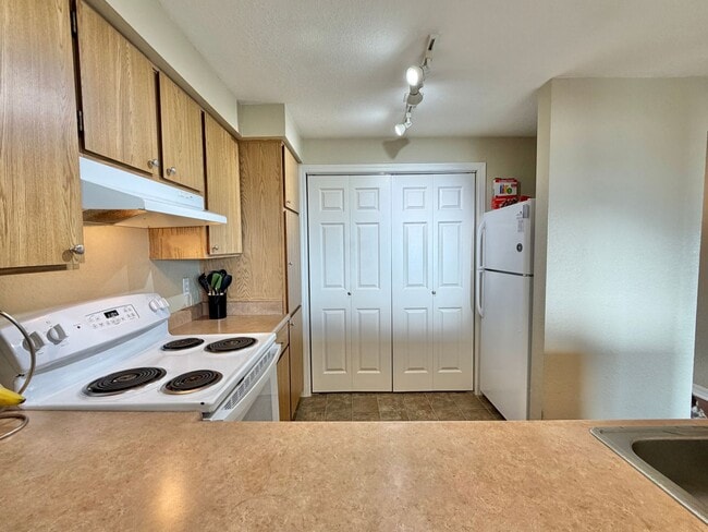 Building Photo - 1710 W Sunn Fjord Ln