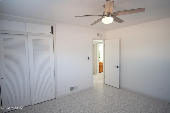 Building Photo - 2743 N Park Ave