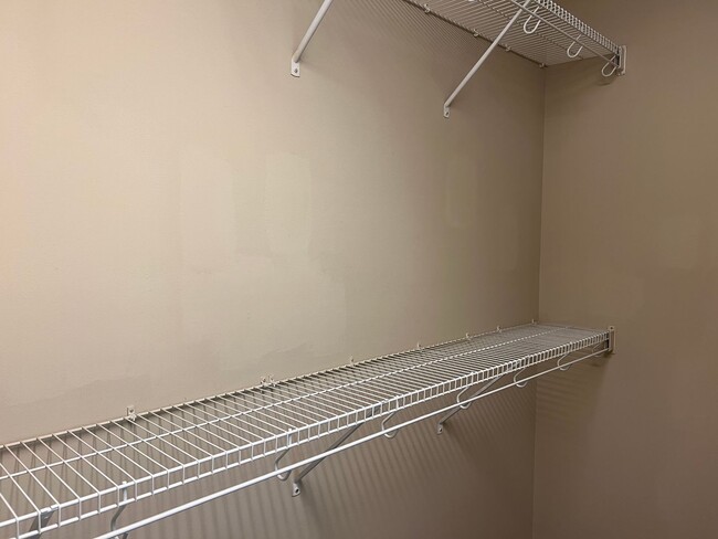 Building Photo - Gorgeous 3/2.5 End Unit Condo in Simpsonvi...