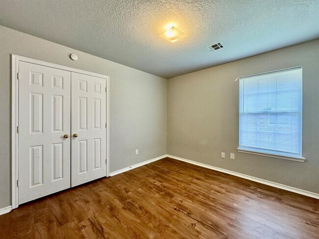 Building Photo - 633 NW 121st St