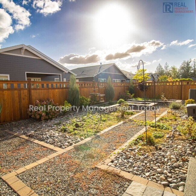Building Photo - Beautiful 2 Bed Rambler! 55+ Community!