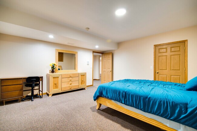 Building Photo - 30W777 Shoe Factory Rd