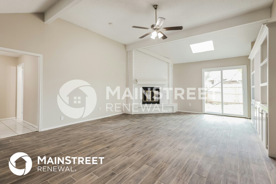 Building Photo - 11225 Cimarron Dr