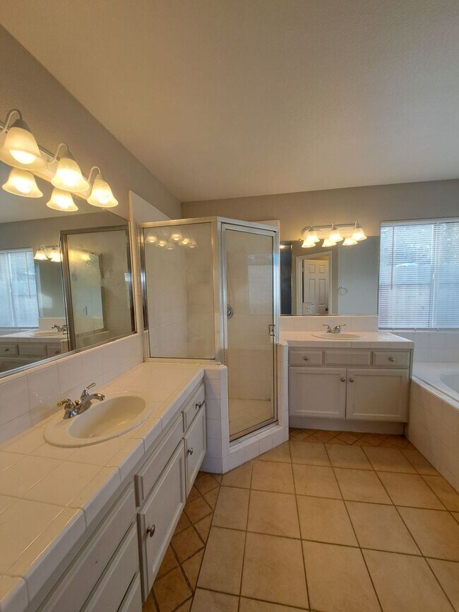 Building Photo - Move-In Special: First Month Free—Don’t Mi...