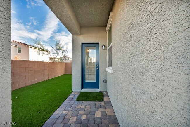 Building Photo - 4054 E Tonopah Ave