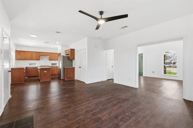 Building Photo - 836 Lakeview Cir