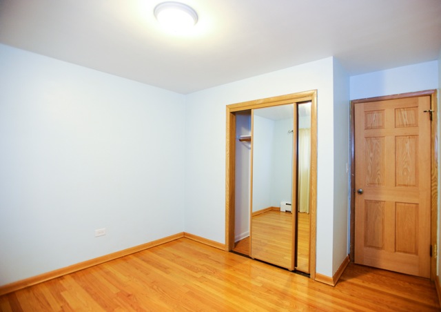 Room 2 - 6523 N Northwest Hwy