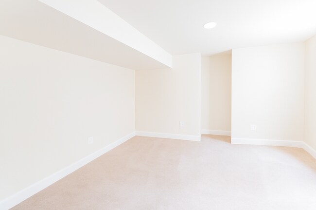 Building Photo - 3164 Lawrin Ct