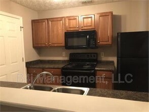 Building Photo - 5201 Fairington Club Dr