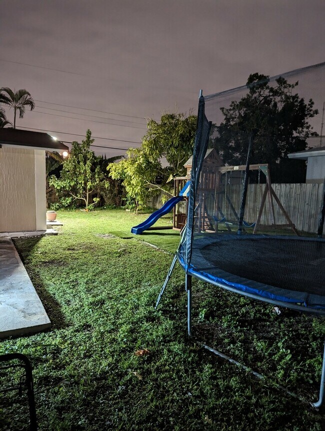 Backyard - 5620 SW 40th St