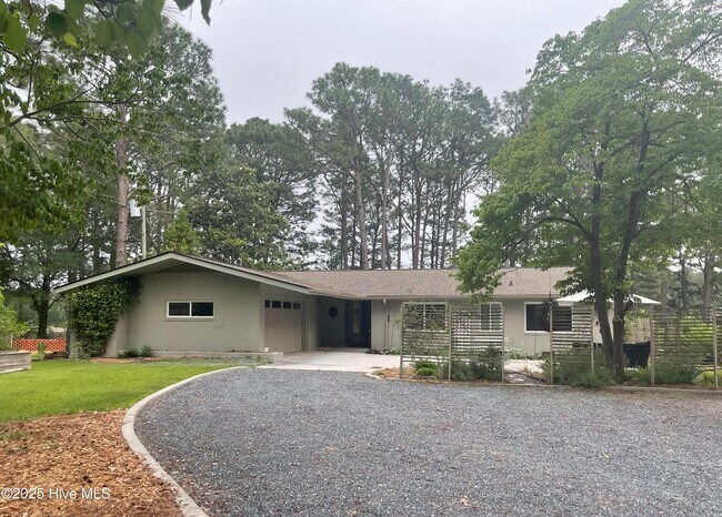 Primary Photo - 164 Pine Lake Dr