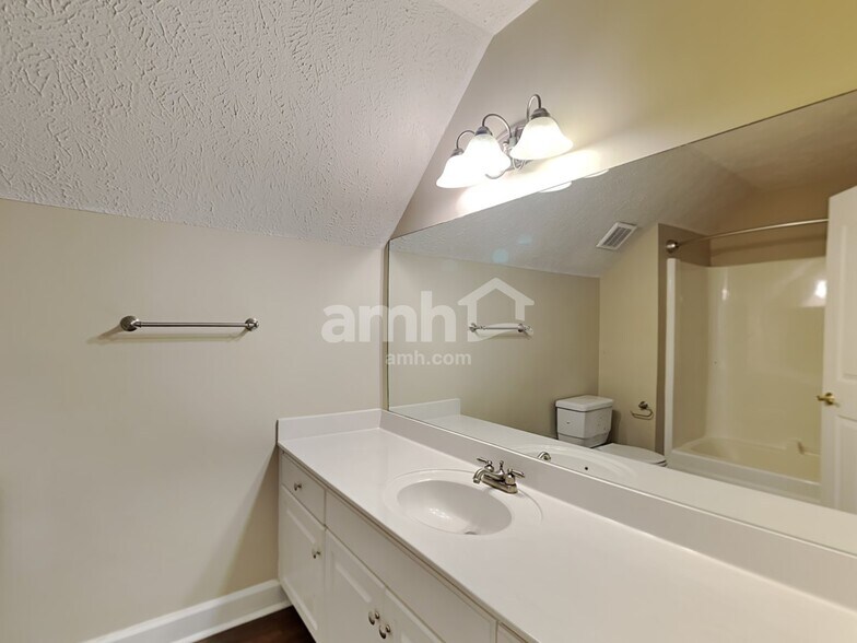 Building Photo - 1714 Bridget Dr
