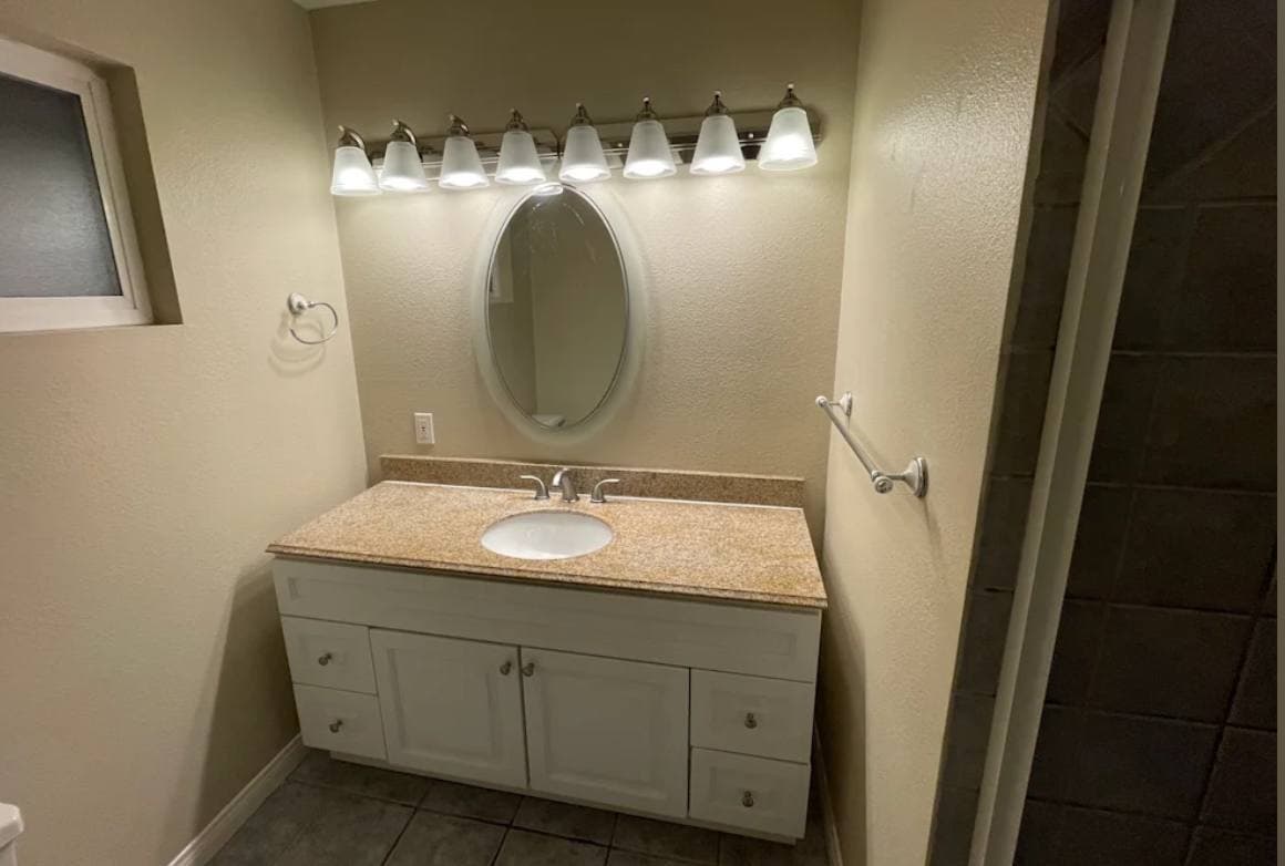 Building Photo - 22330 Victory Blvd