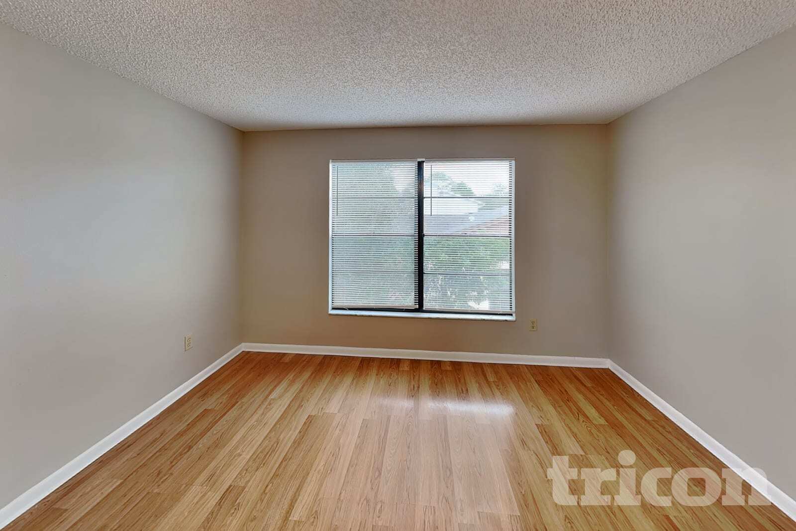 Building Photo - 1311 Corner Oaks Dr