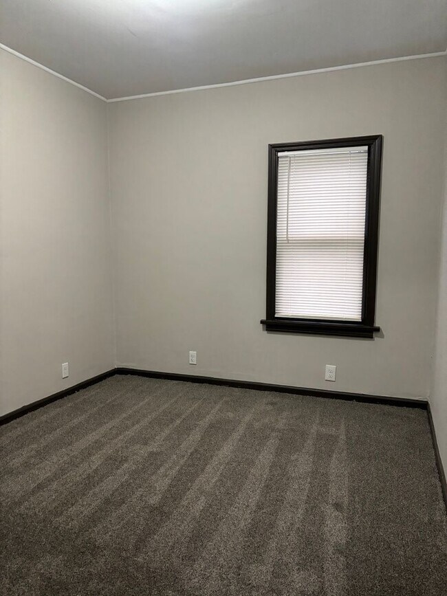 Building Photo - 86th,W.3285