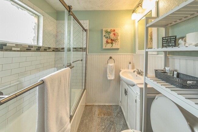 Building Photo - 2127 28th St