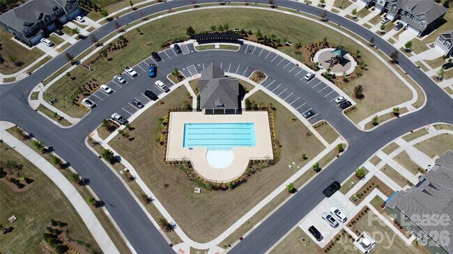 Building Photo - 761 Earhart St NW