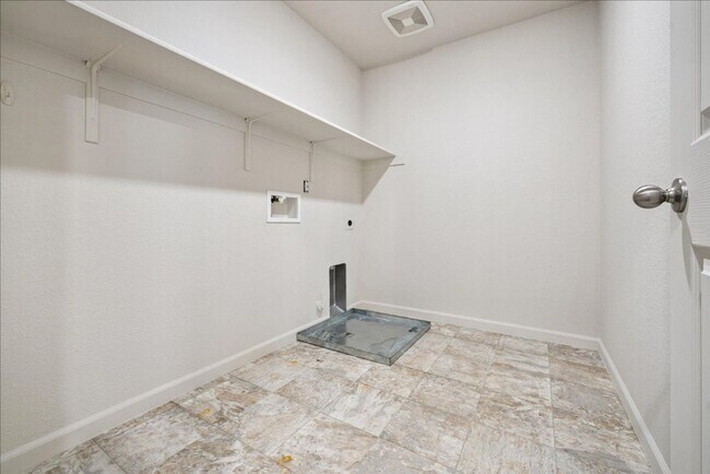 Building Photo - 3036 Wading River Way