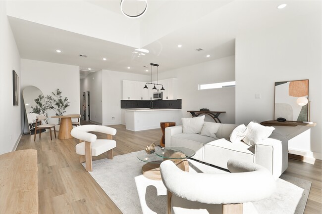 Building Photo - 8133 Cabot St