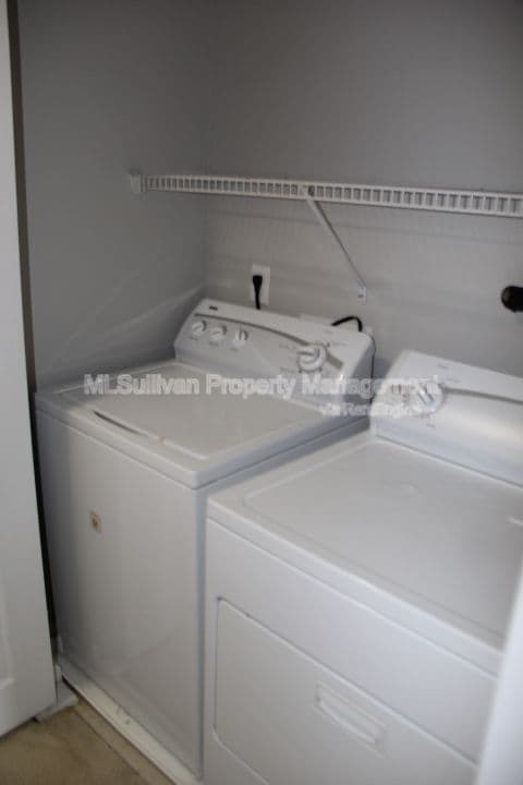 Building Photo - 338 Kinellan Ln