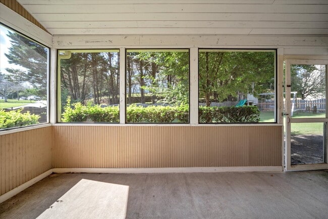 Building Photo - Move into this home and share in its appreciation with Acre.  See more at www dot acrehomes dot com