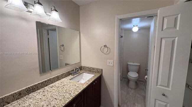 Building Photo - 227 Lakeview Dr