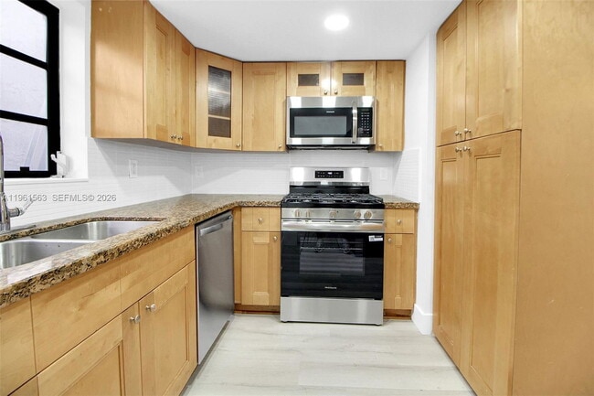 Building Photo - 10921 SW 70th Terrace