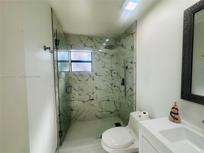 Building Photo - 3815 NW 35th St