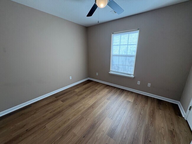 Building Photo - 934 Sedgefield Cir